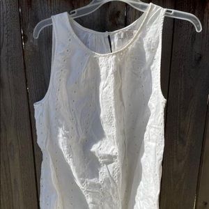 Loft medium eyelet top VGUC (bc white and tag hanging)